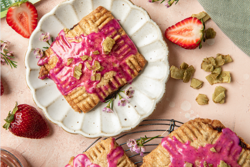 Strawberry Rhubarb Pop-Tarts