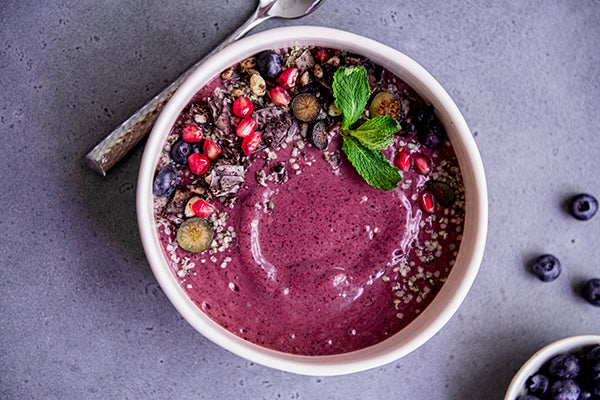 4 Key Ingredients to Build a Blood Sugar Balancing Smoothie Bowl